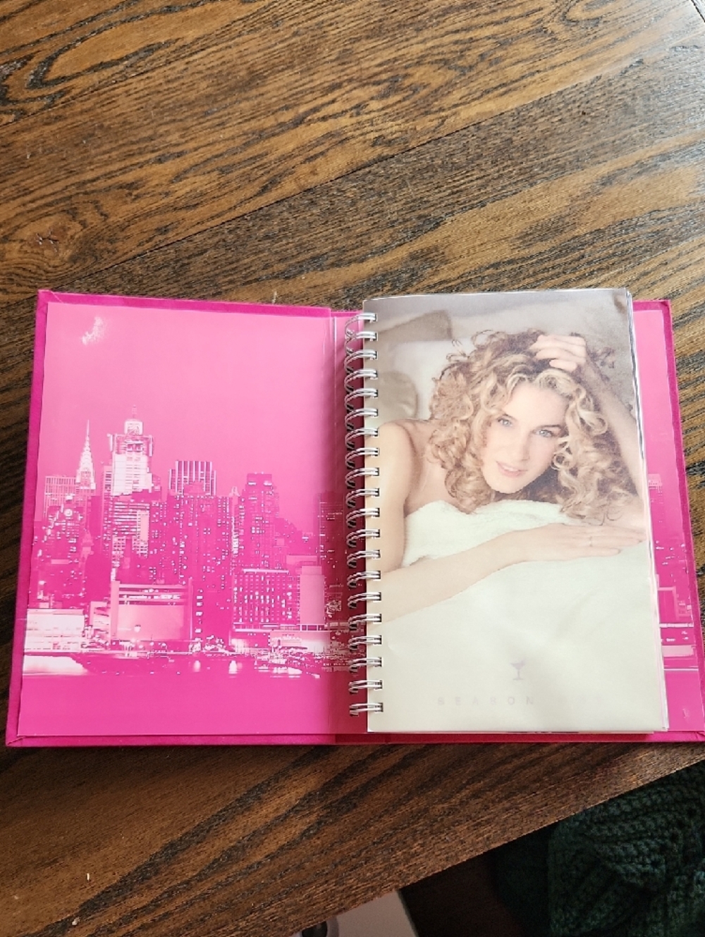 Sex and the City Complete Series Pink Box Set - Picture 4 of 9